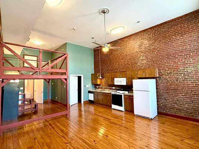 1206 Main St #1 — Photo 6