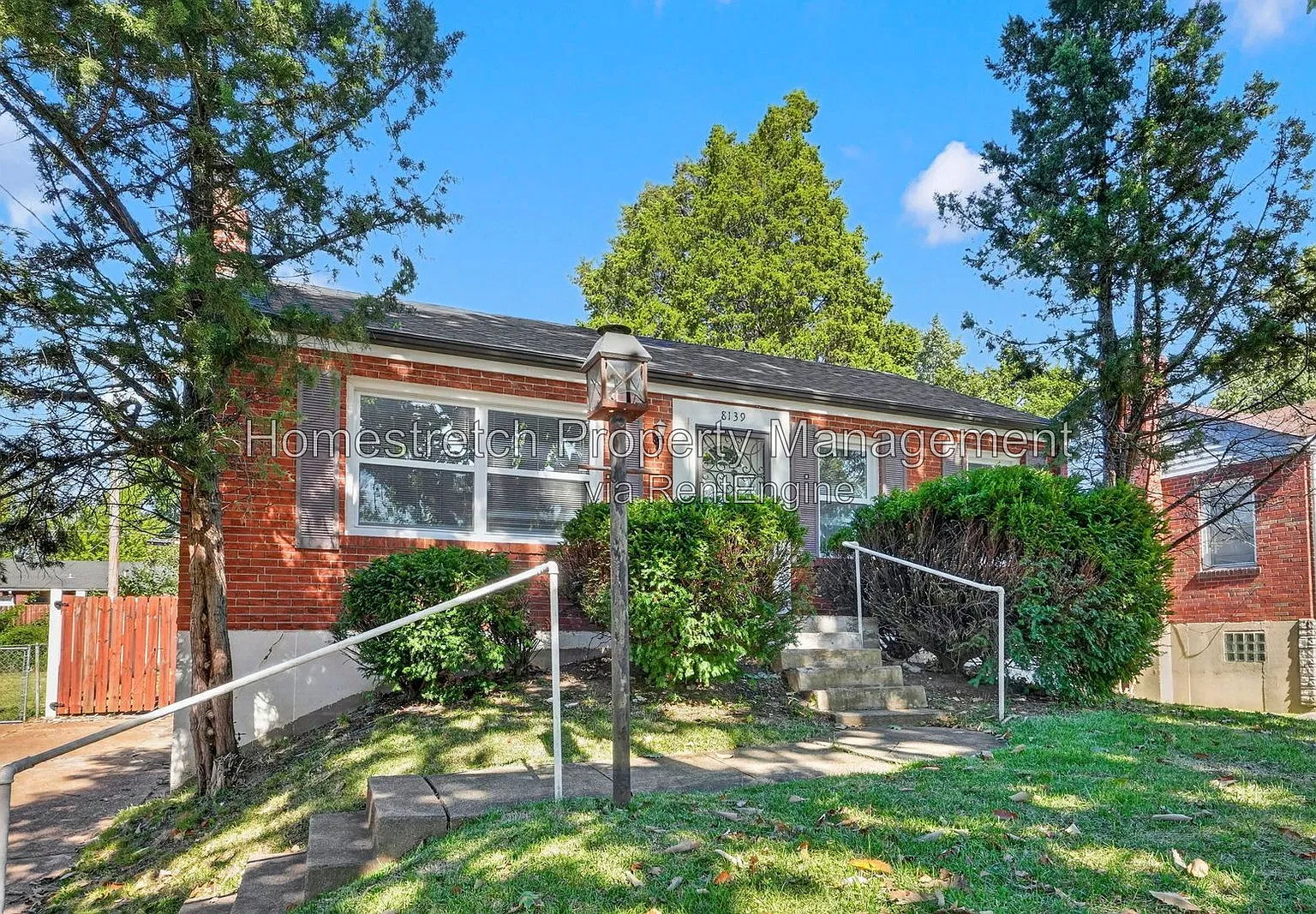 3 bed, 1.0 bath, 1042 sqft, $1,495 — Photo 3