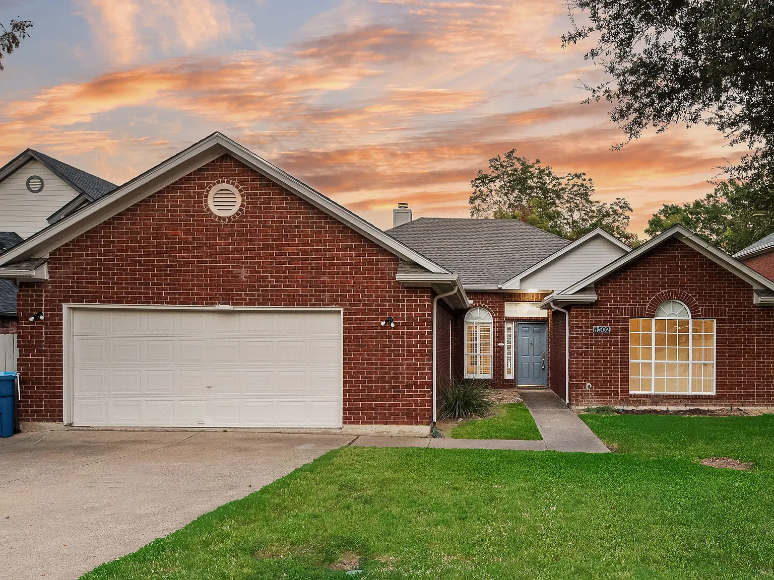 4 bed, 3.0 bath, 2139 sqft, $3,100 — Photo 1