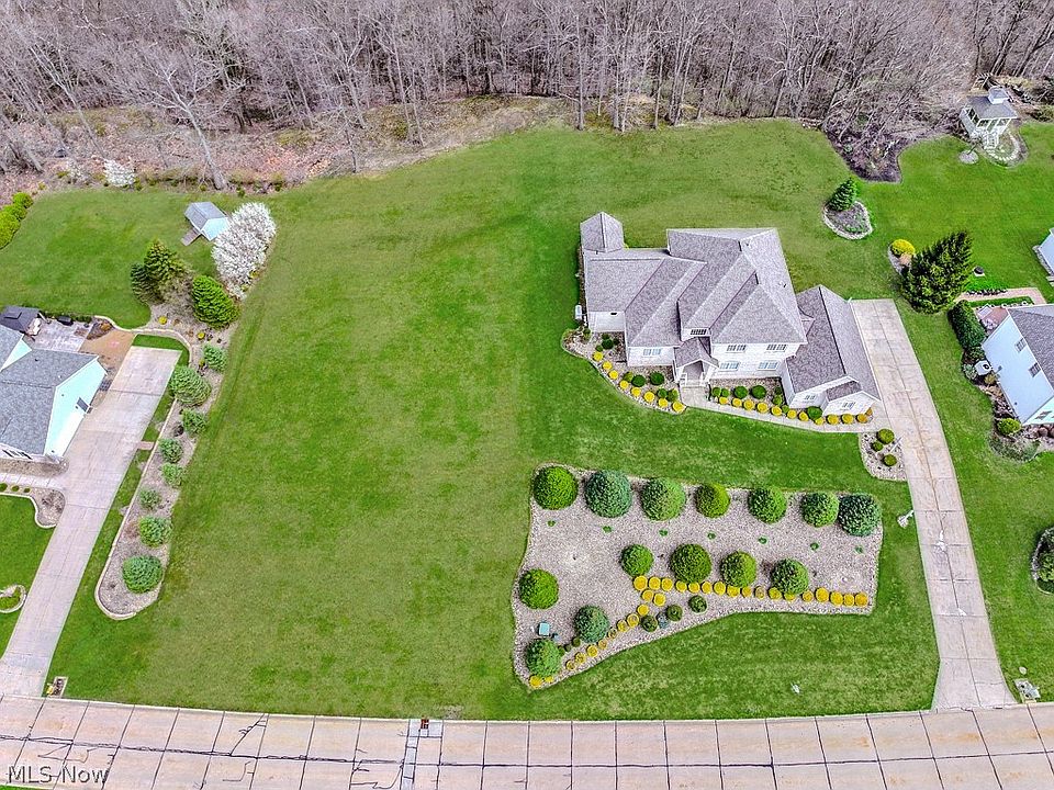 2nd image of Canyon Ridge Dr