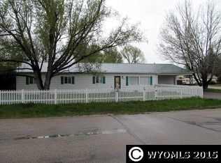 209 W Rochester Ave, Saratoga, WY 82331