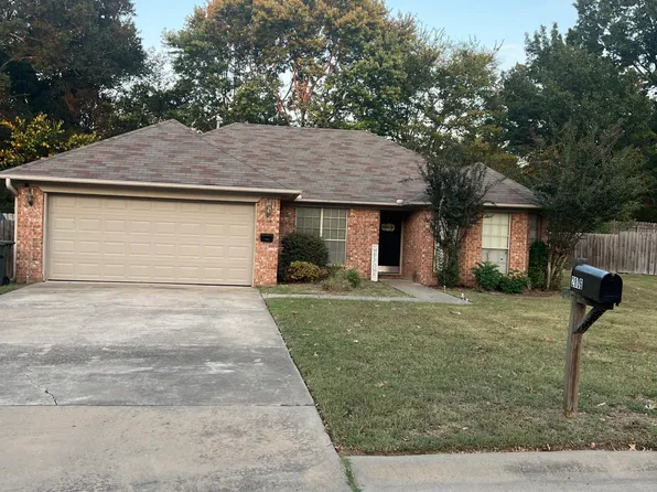 2806 Westport Cir, Conway, AR 72034