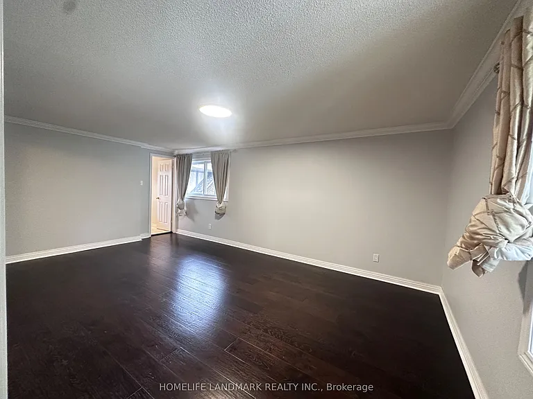 3 Padget Pl — Photo 7