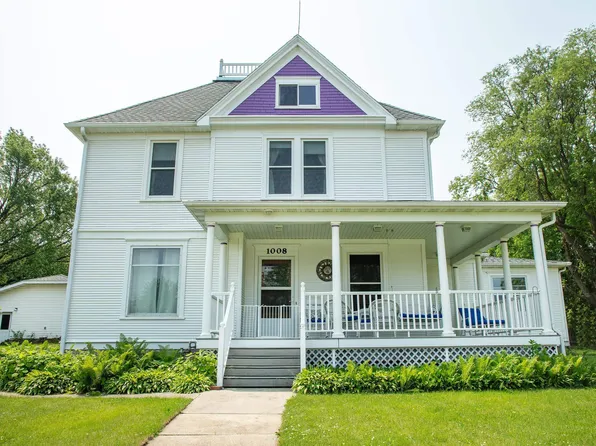 1008 G Ave, Grundy Center, IA 50638