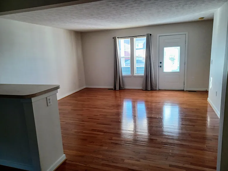 1240 Frost Pl — Photo 3