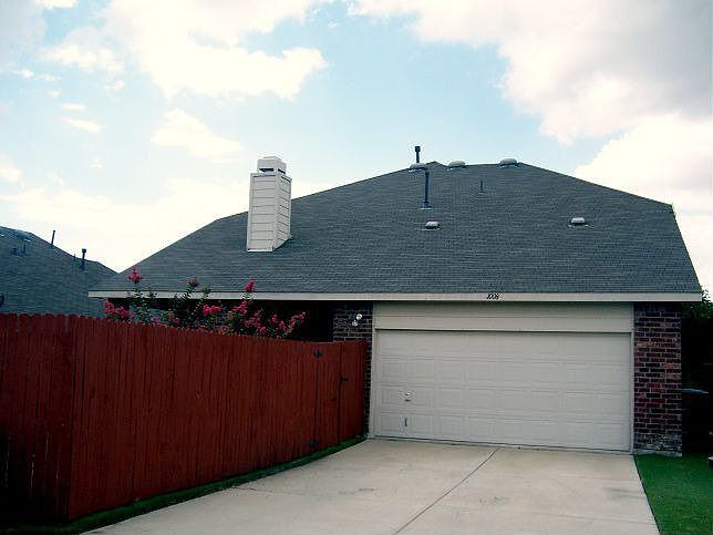 2nd image of 1008 Hidden Creek Dr