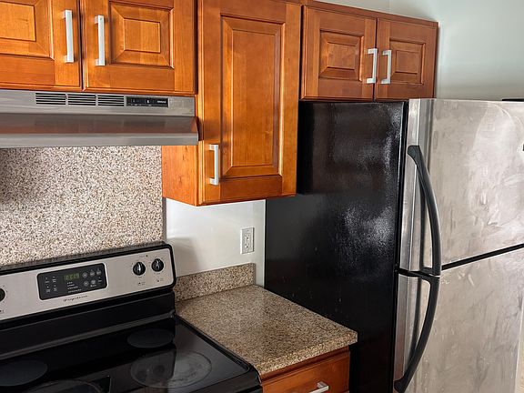 2nd image of 1333 Meridian Ave #1-16