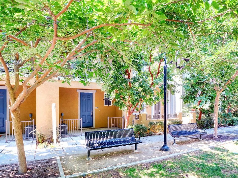 1st image of 628 Messina Gardens Ln