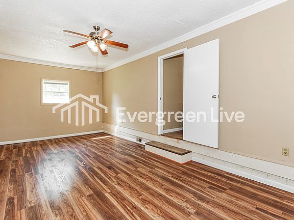 5th image of 438 Riverside Ln
