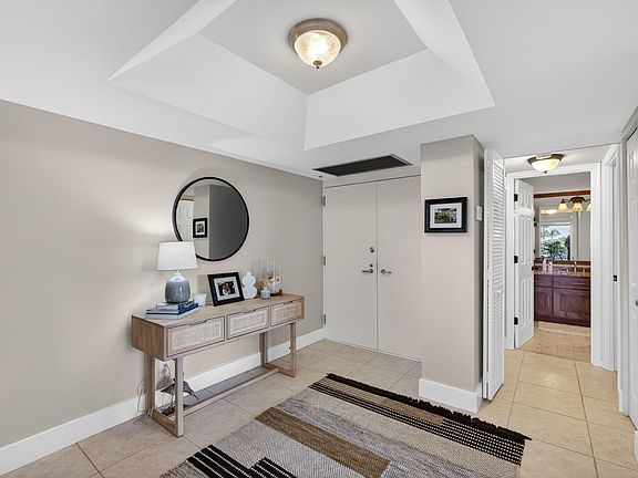 4th image of 5510 N Ocean Drive #2d