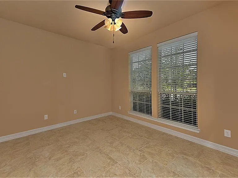 126 Hearthshire Cir — Photo 7