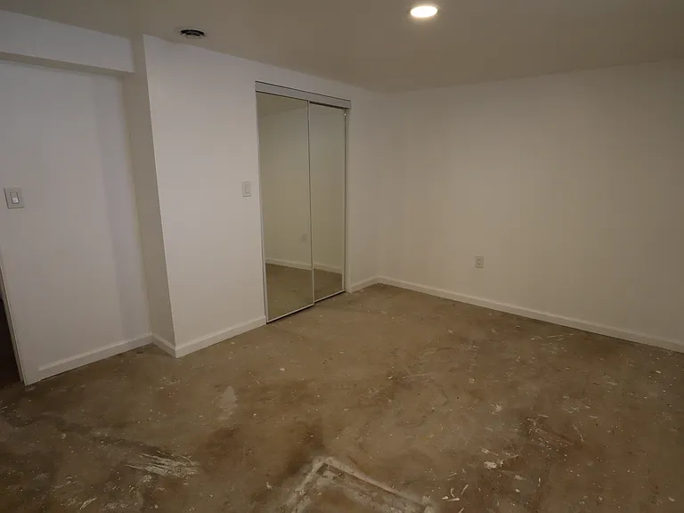 74 Meyerhill Cir E — Photo 18