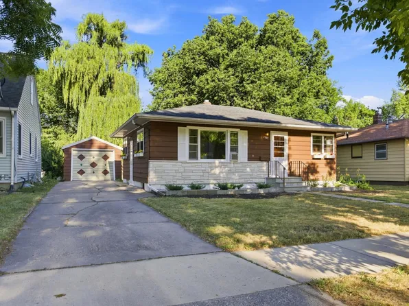 1507 14th St S, Fargo, ND 58103