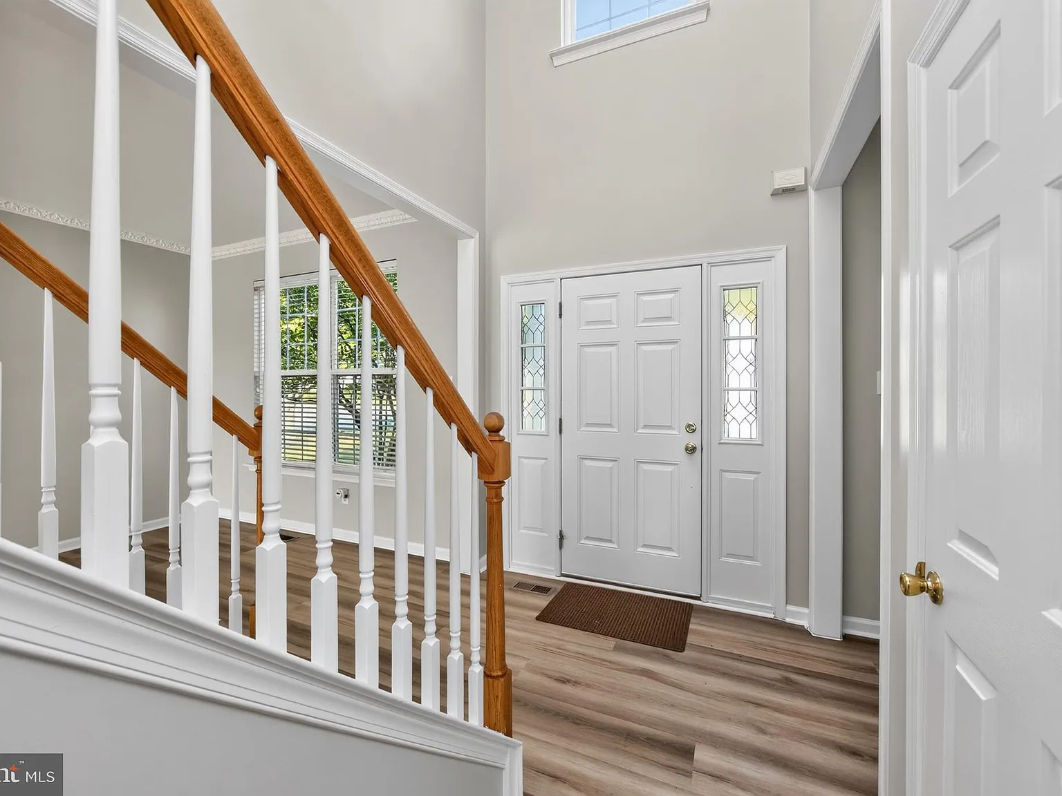 4 bed, 2.5 bath, 2410 sqft, $3,300 — Photo 2