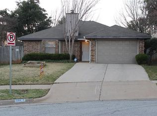 2302 Summer Oaks Ct, Arlington, TX 76011