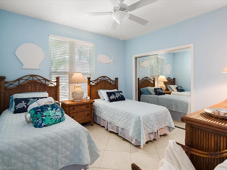 200 Copperfield Ct — Photo 43