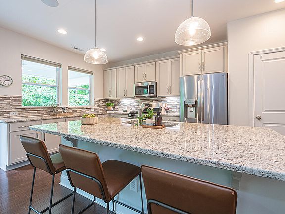 5th image of 103 Medfield Ct