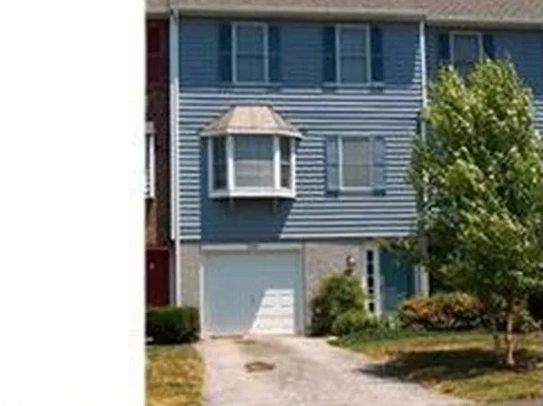 3905 Fox Pointe Ct, Glen Mills, PA 19342
