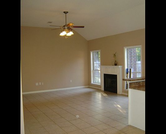 5th image of 209 Shelbi Dr