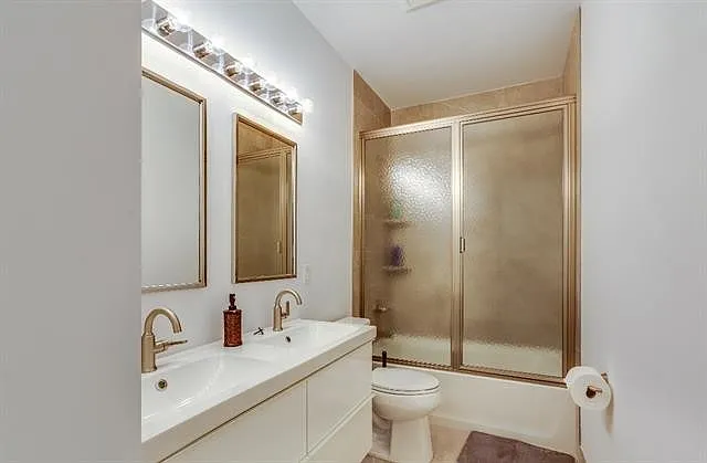 21 Giles Ave #2 — Photo 17