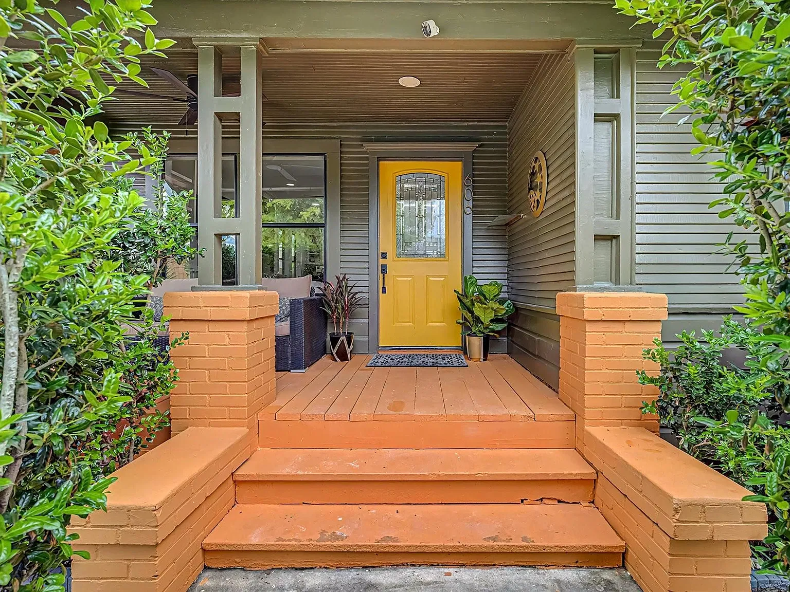 3 bed, 3.0 bath, 1880 sqft, $3,100 — Photo 3