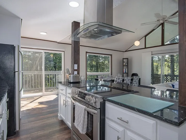 28 Bass Lake Dr — Photo 4