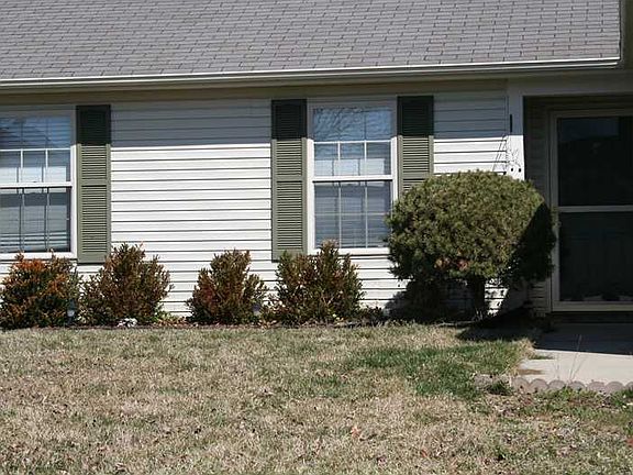 2nd image of 1218 Meadowood Dr