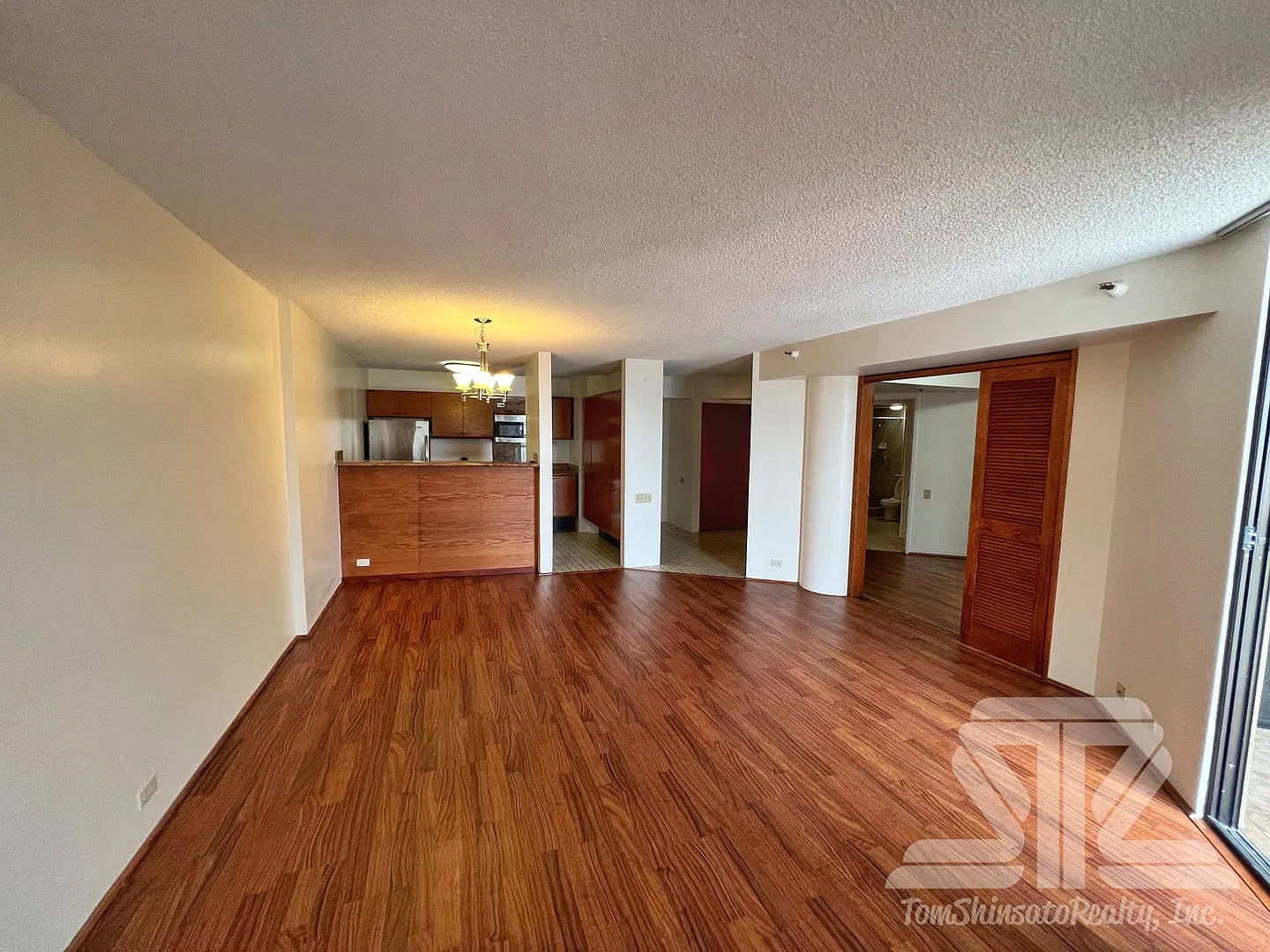 Available in November! Honolulu Tower Condo Rental - 2BR / 1Bath / 1Pkg — Photo 3
