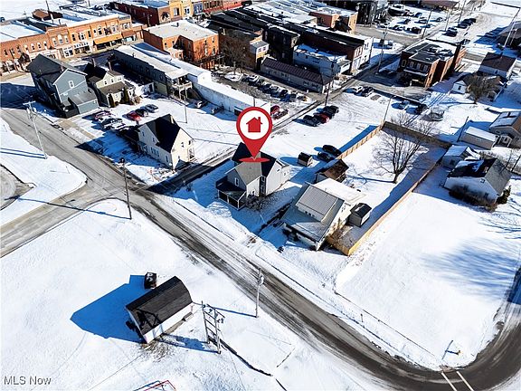 3rd image of 123 S Spring St