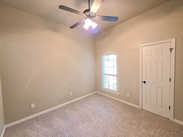 5020 Sean Patrick Gln — Photo 24