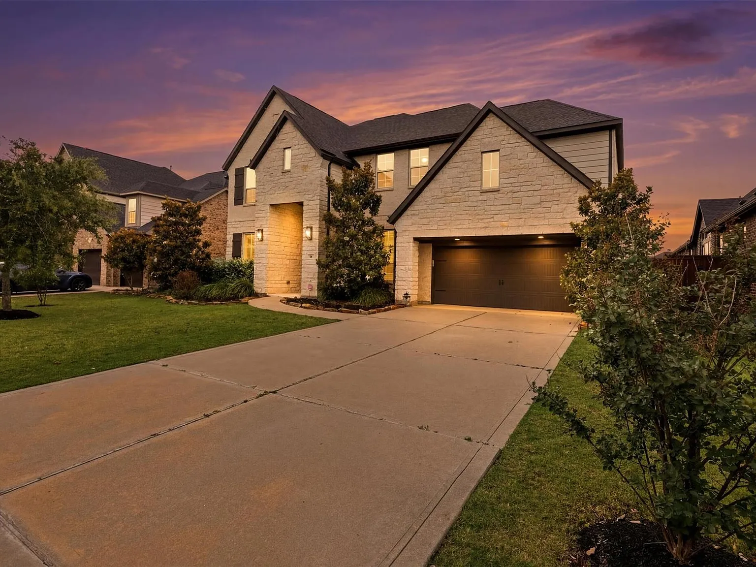 5 bed, 4.5 bath, 4182 sqft, $4,500 — Photo 3