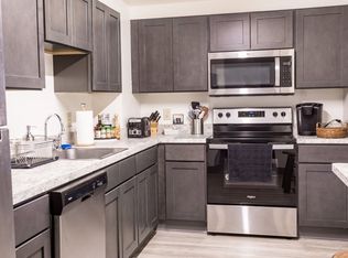 Hampton Court Apartments, Northampton, MA 01060