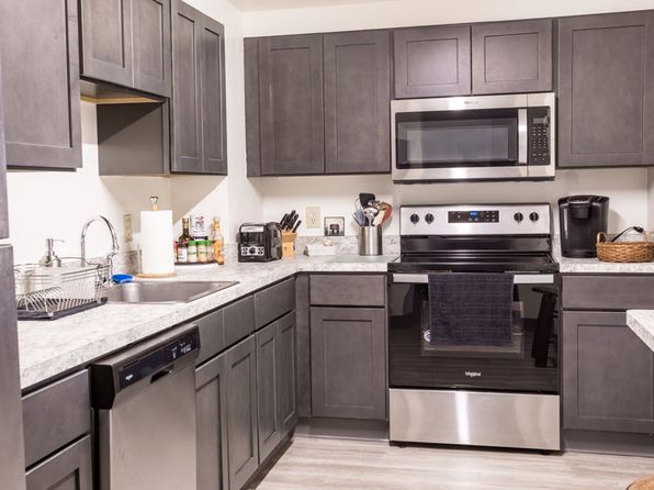 20 Hampton Ave APT 207