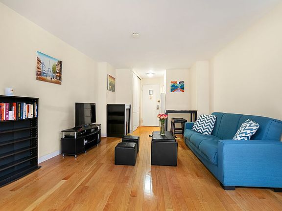 3rd image of 225 E 36th St APT 4D