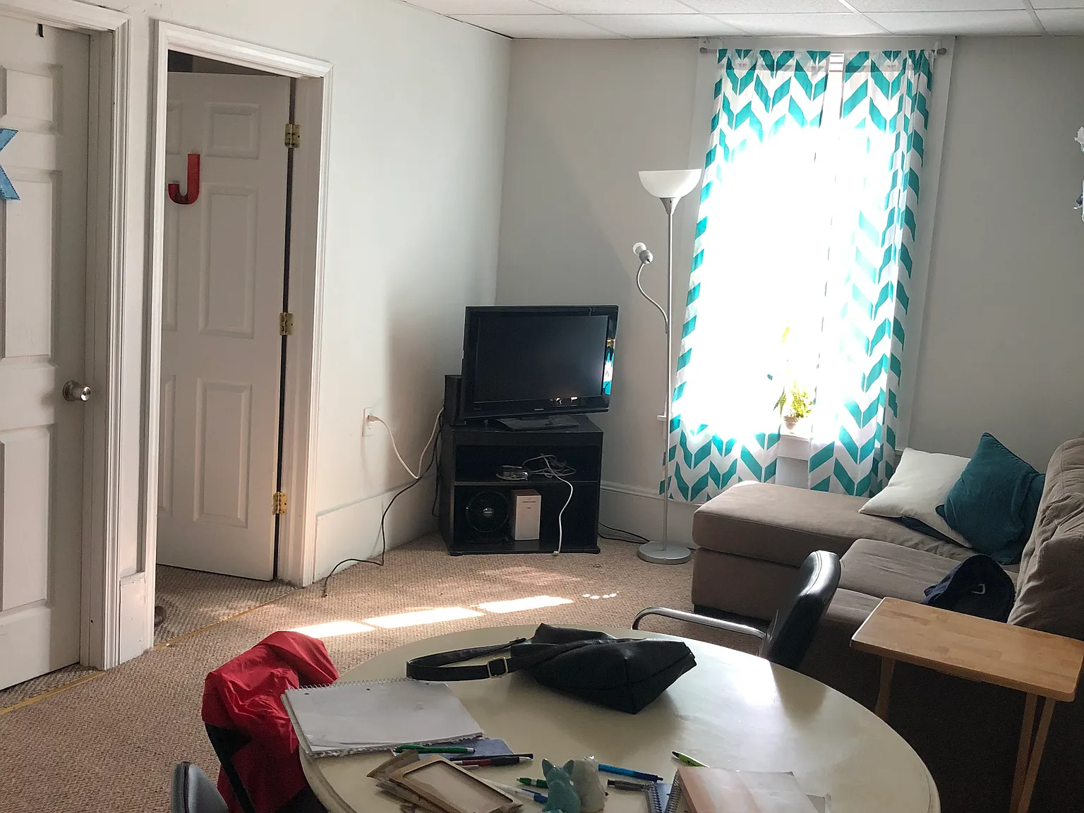 3 bed, 1800 sqft, $2,800 — Photo 2