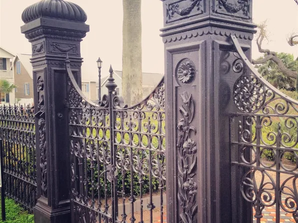 1505 Church St, Galveston, TX 77550