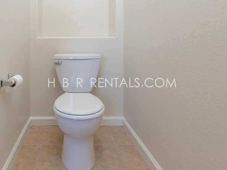 2417 Veneto Ln — Photo 25