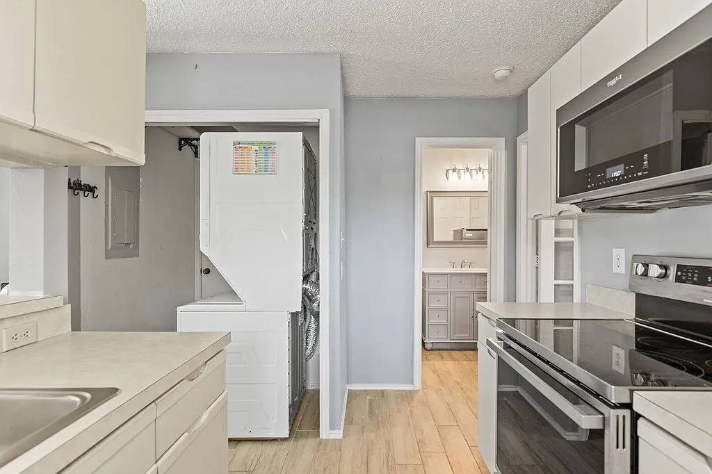 1 bed, 1.0 bath, 557 sqft, $1,500 — Photo 4