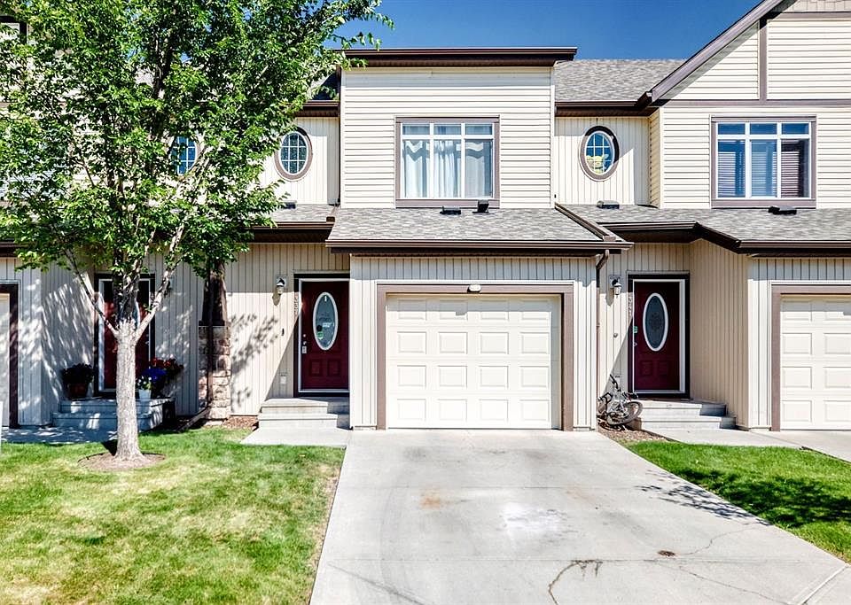 1st image of 337 W Copperpond Lndg SE