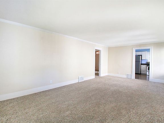 5th image of 1830 E Ewing Ave