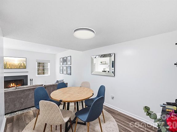 5th image of 3617 Maple Glen Ln
