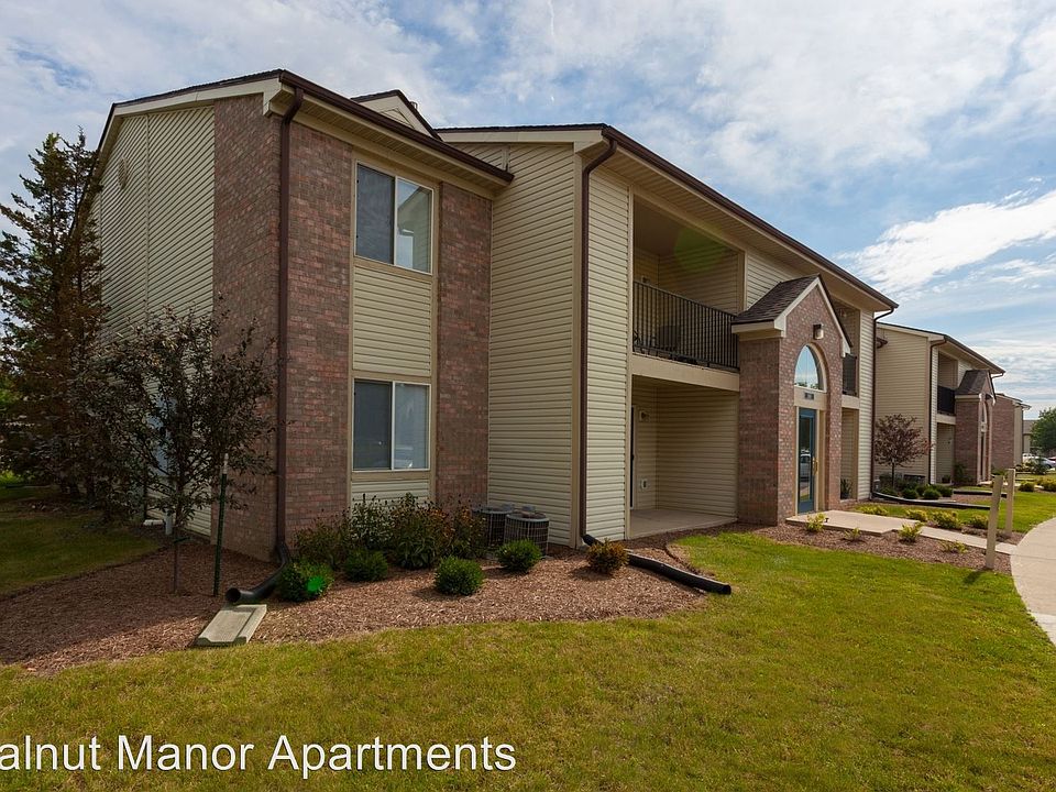 1st image of 3720 N Bennington Ct APT D