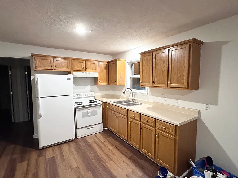 104 Windham Ave — Photo 3