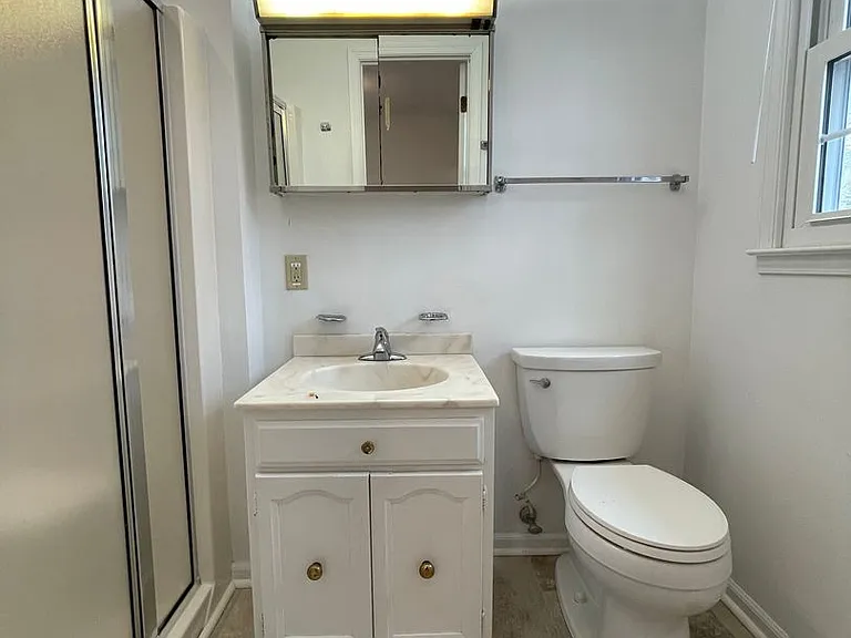106 Downing Ct — Photo 35