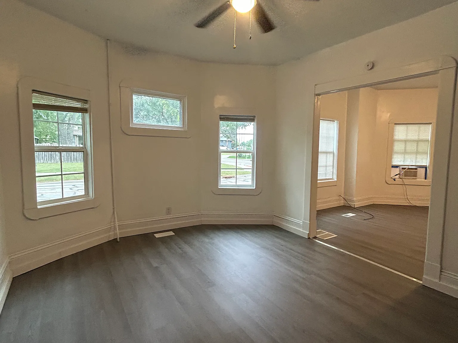 3 bed, 1400 sqft, $1,400 — Photo 3
