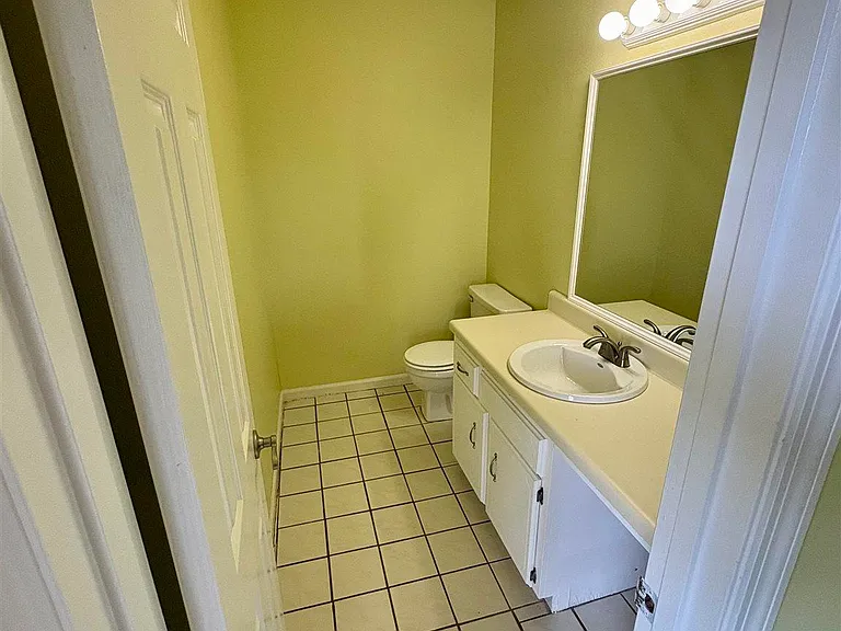 193 Burgess Rd — Photo 10