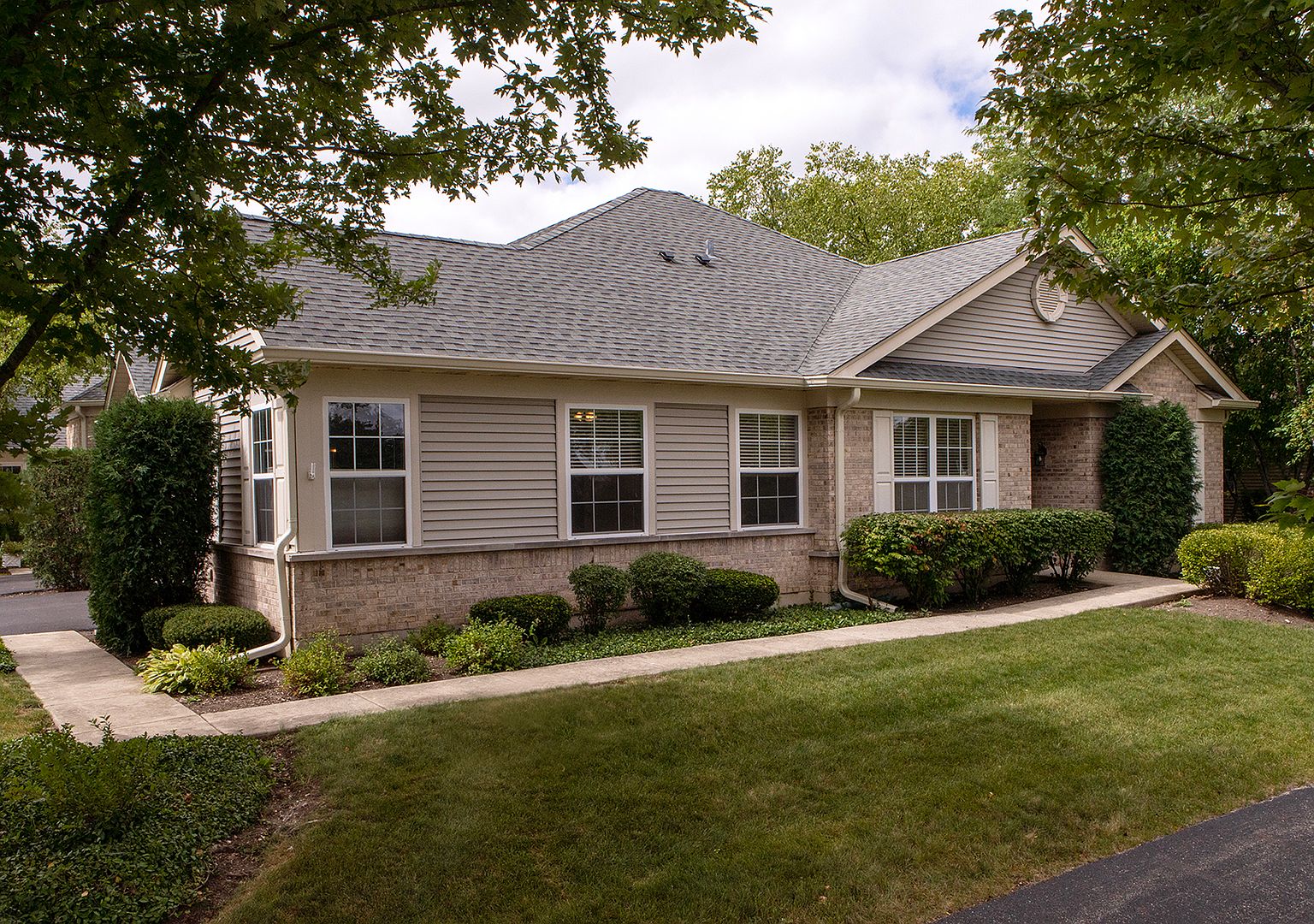 2116 Carillon Dr, Grayslake, IL 60030 Zillow