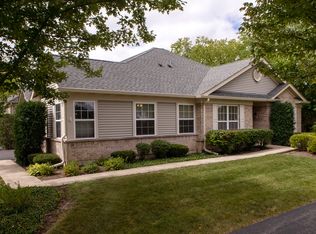 2116 Carillon Dr, Grayslake, IL 60030