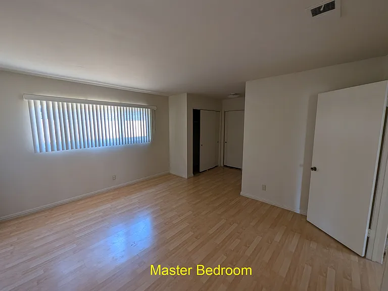 520 N Huntington Ave #B — Photo 4