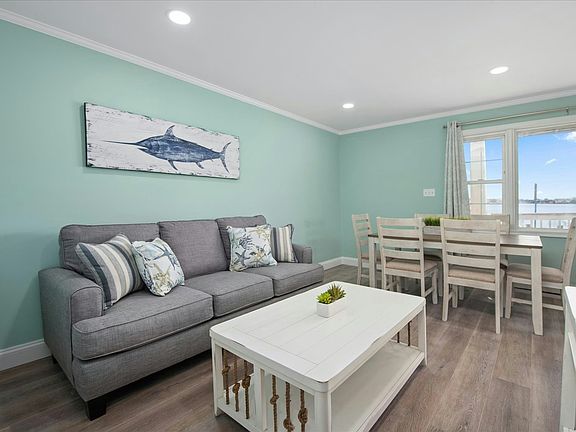 5th image of 322 Bayshore Dr Unit 1W
